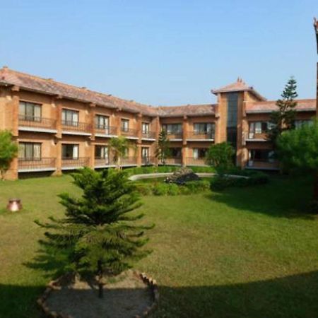 Hotel Lumbini Garden New Crystal Ngoại thất bức ảnh
