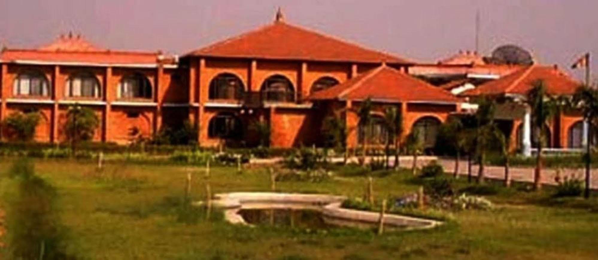Hotel Lumbini Garden New Crystal Ngoại thất bức ảnh
