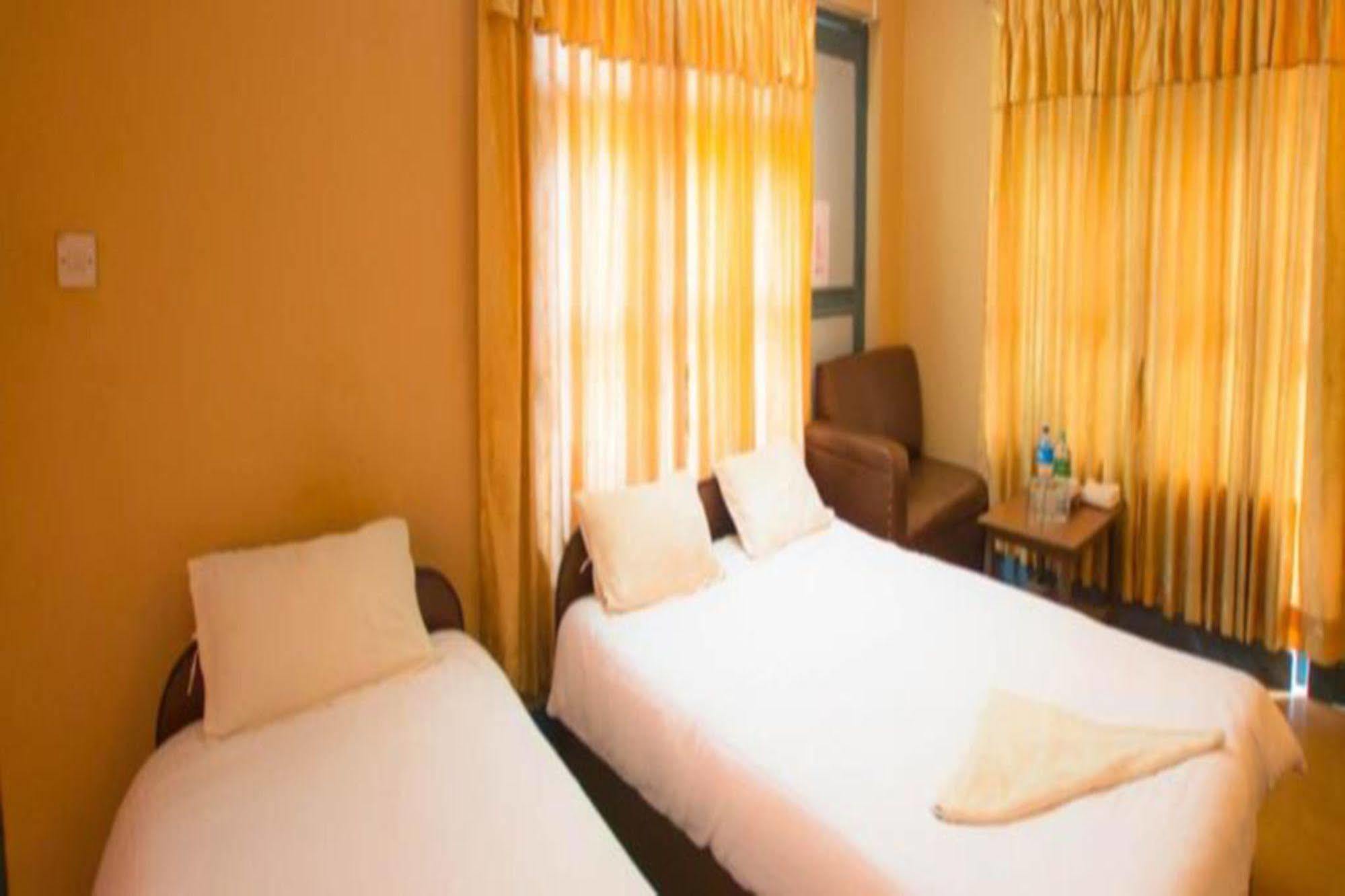 Hotel Lumbini Garden New Crystal Ngoại thất bức ảnh
