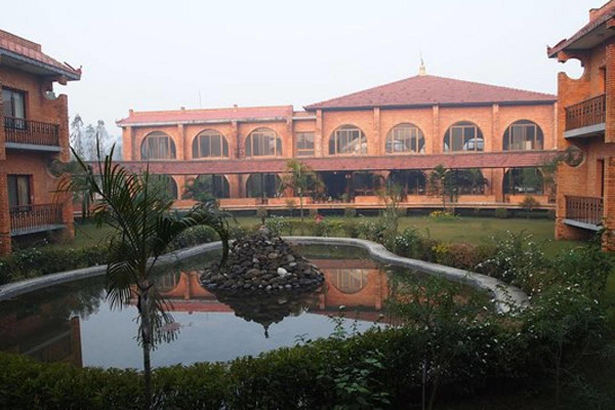 Hotel Lumbini Garden New Crystal Ngoại thất bức ảnh