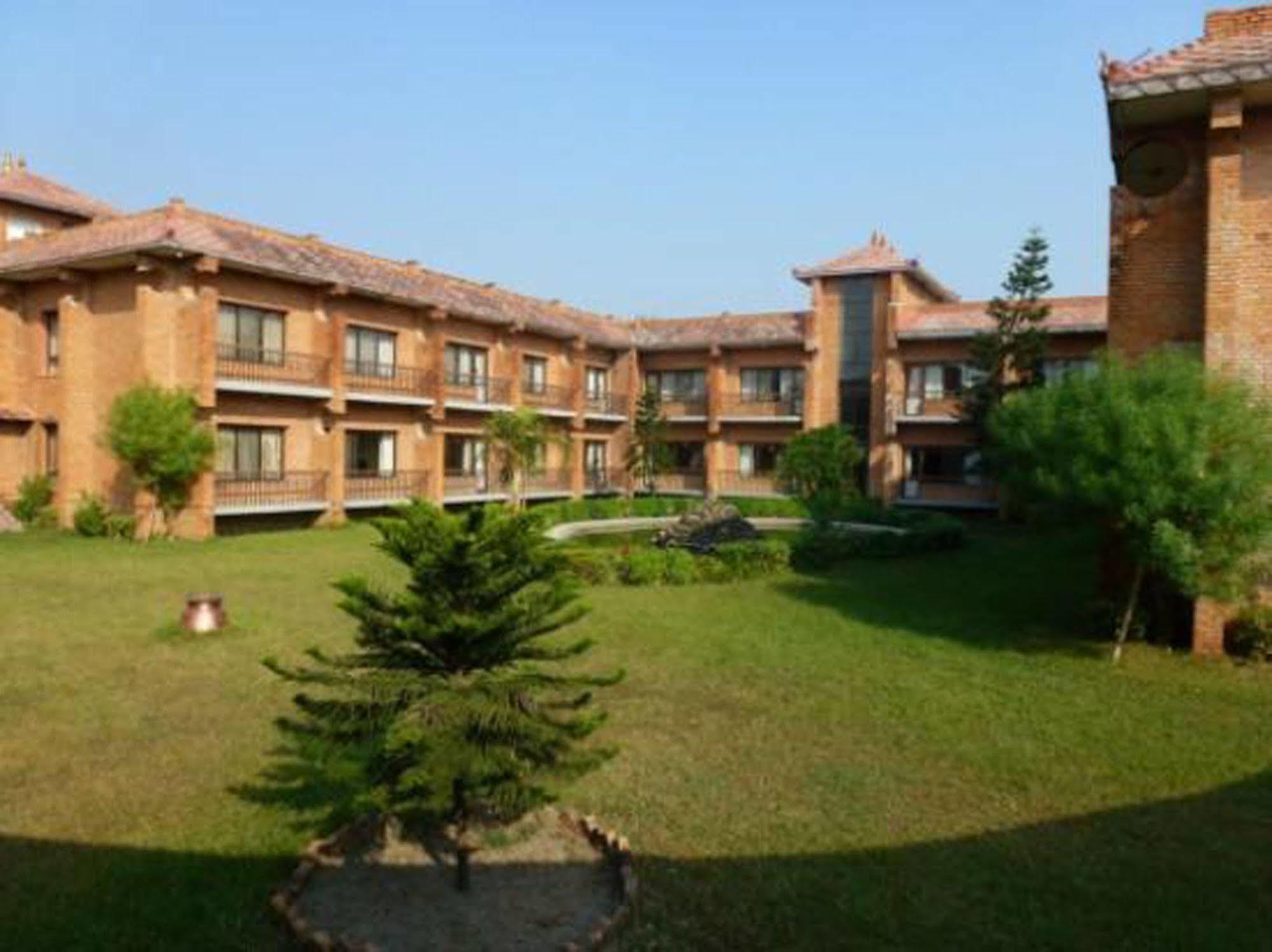 Hotel Lumbini Garden New Crystal Ngoại thất bức ảnh